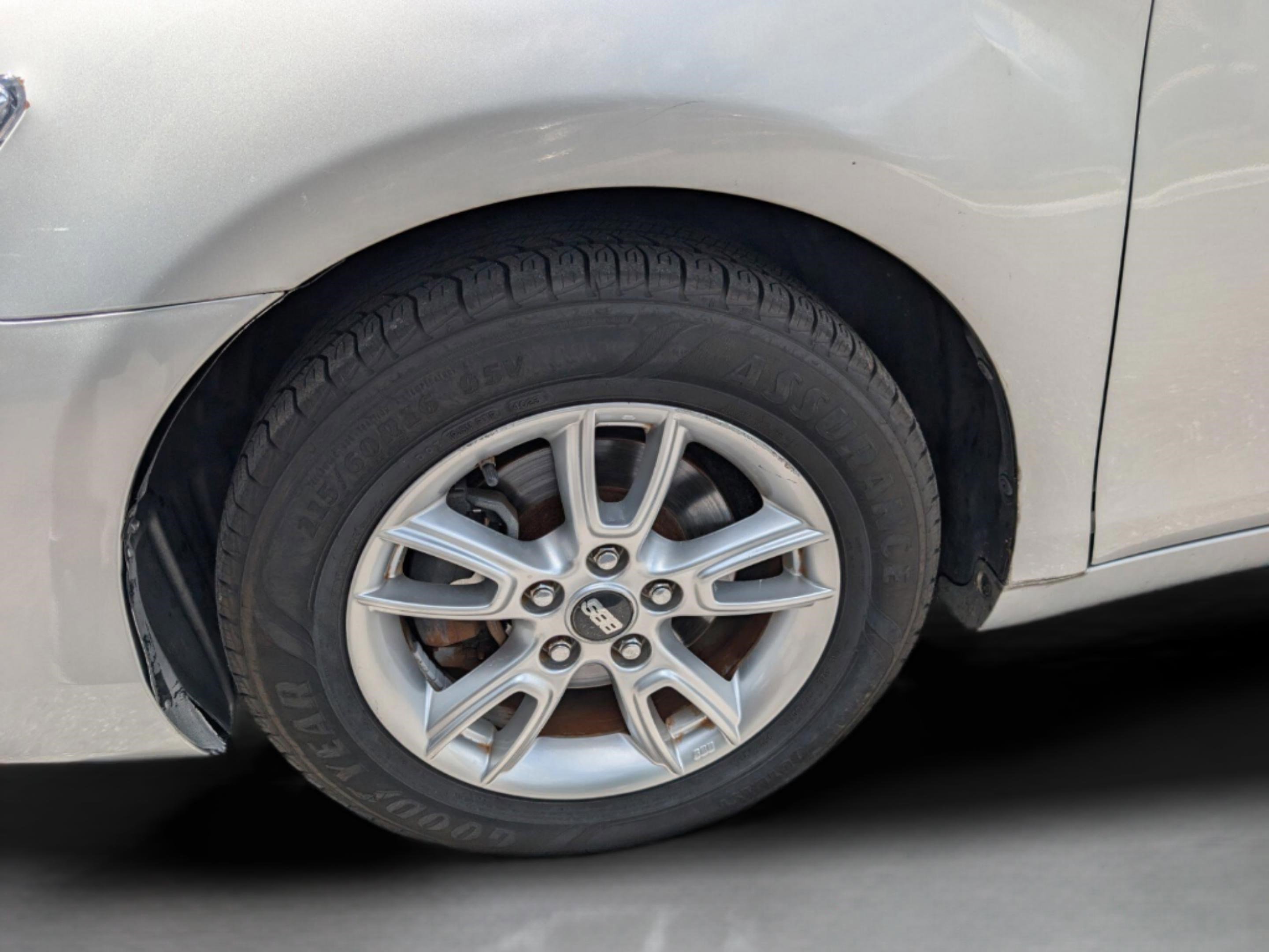 Used 2010 Toyota Camry LE FWD image 24