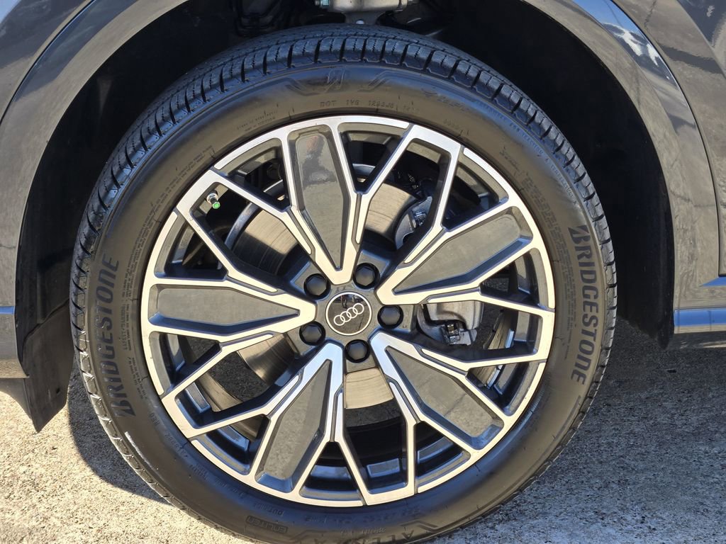 Certified 2025 Audi Q5 Premium Plus w/ Premium Plus image 14