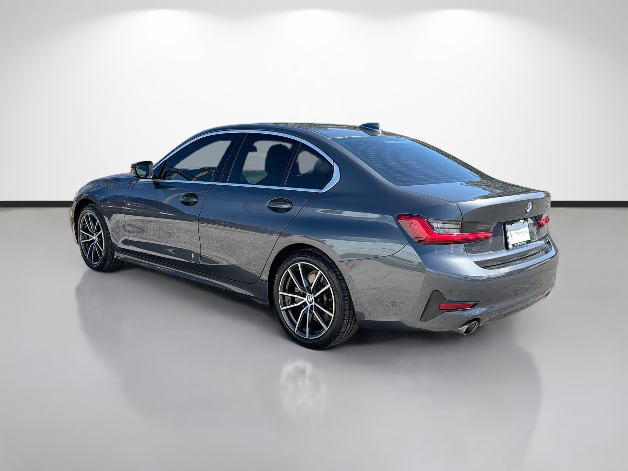 Used 2021 BMW 330i Sedan w/ Premium Package RWD image 5