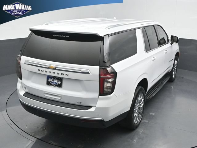 Used 2022 Chevrolet Suburban LT RWD image 15