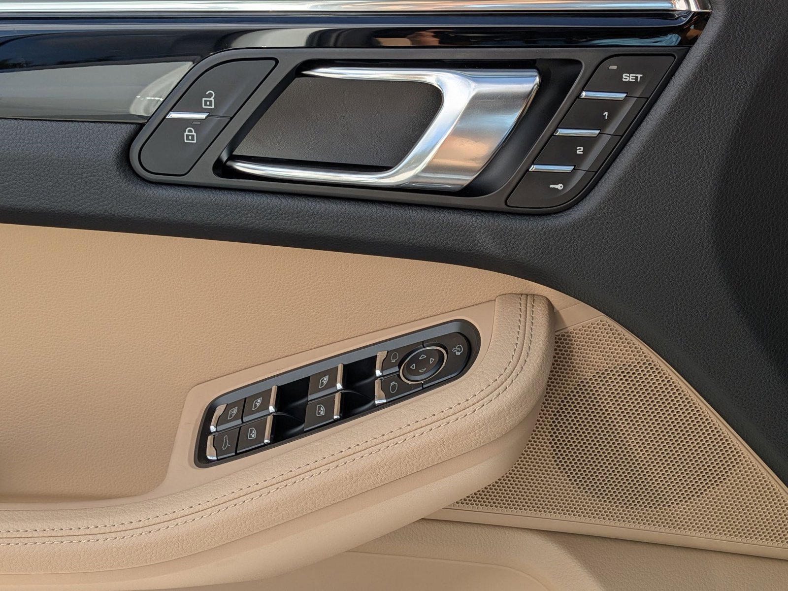 New 2026 Porsche Macan image 15