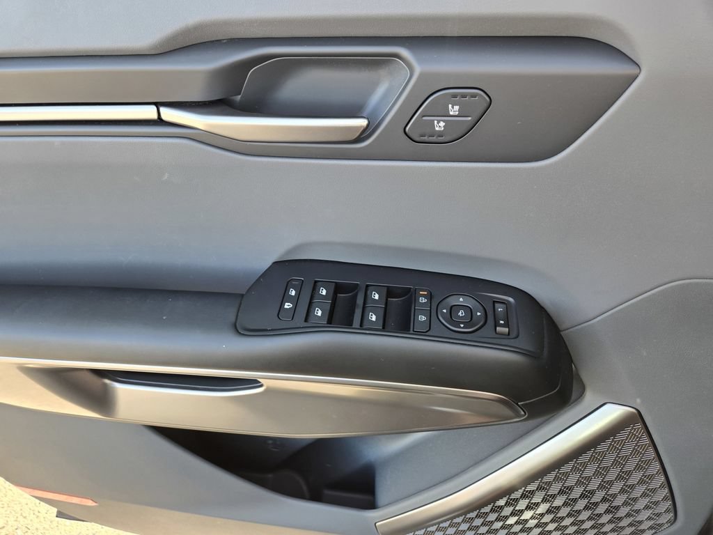 Used 2024 Kia EV9 Light Long Range RWD image 14
