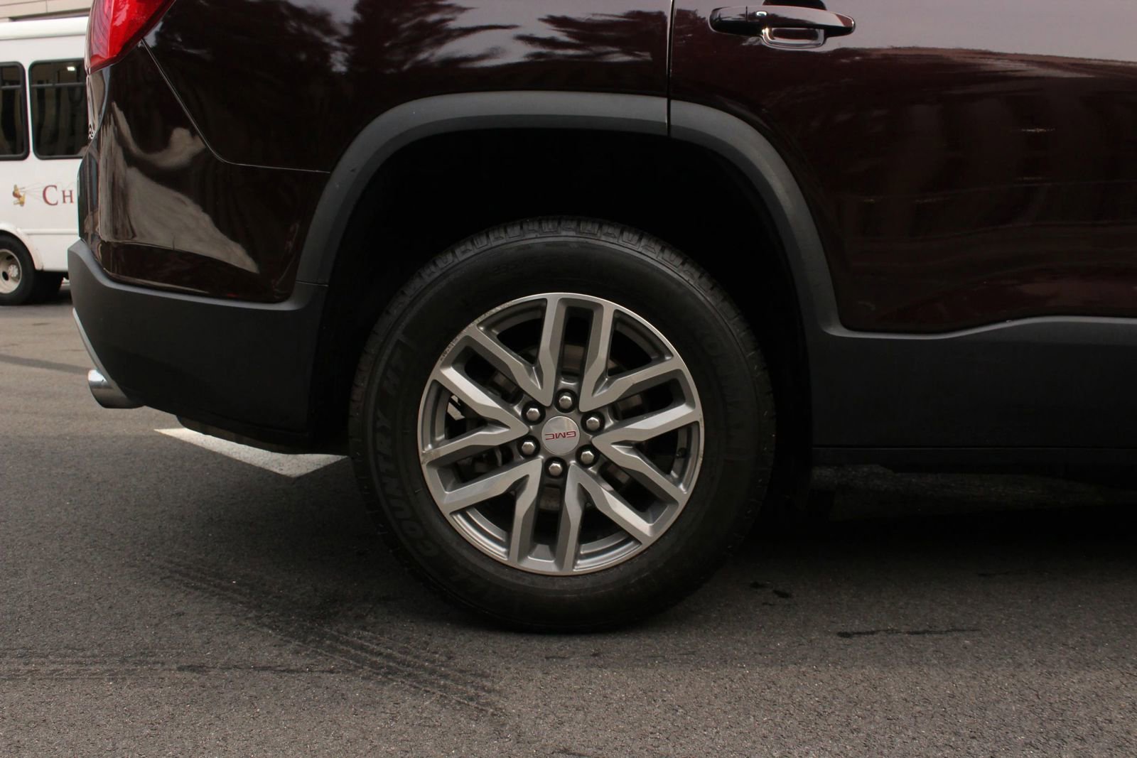 Used 2017 GMC Acadia SLE w/ Driver Alert Package I AWD/4WD image 5