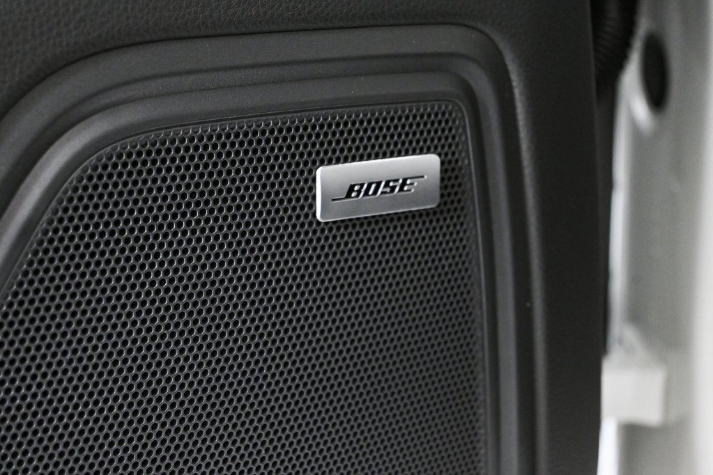 Certified 2025 Porsche Macan image 7