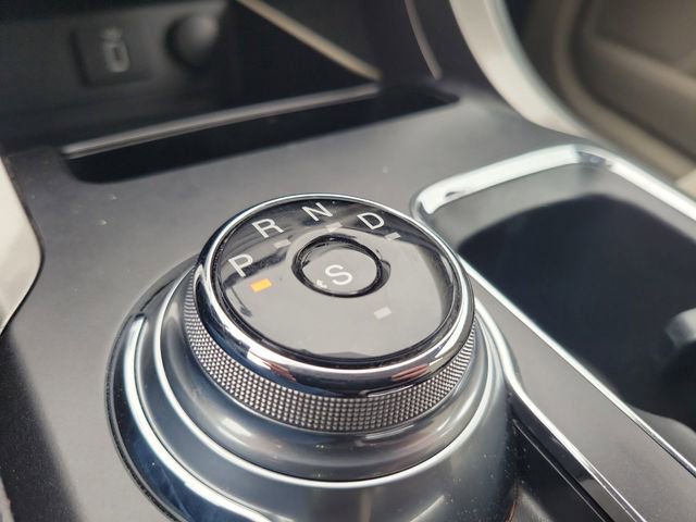 Used 2018 Ford Fusion SE w/ Fusion SE Technology Package FWD image 21