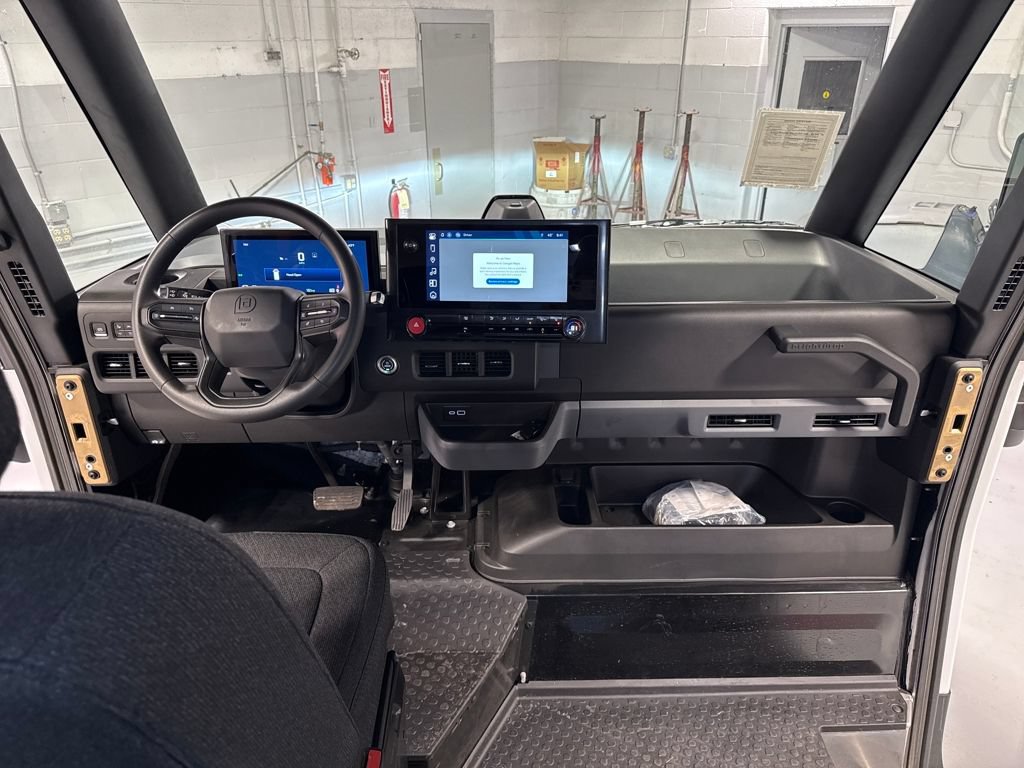 Used 2024 Chevrolet Brightdrop 600 w/ Commercial Equipment Package AWD/4WD image 28
