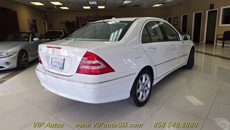 Used 2007 Mercedes-Benz C 350 Sedan image 4