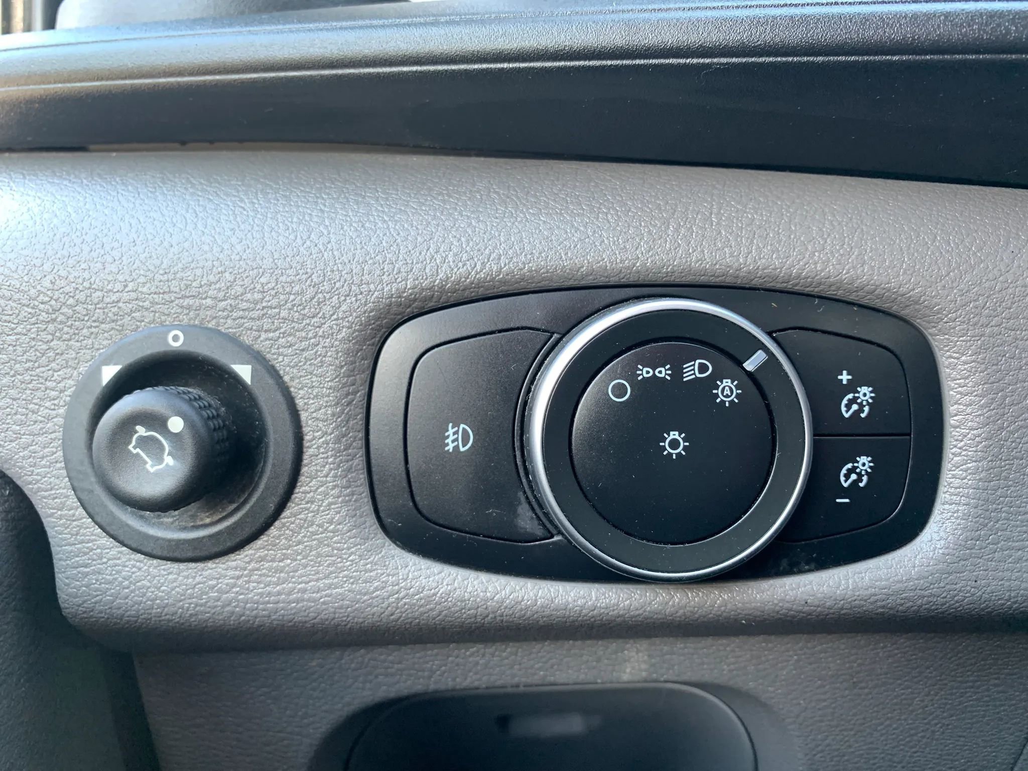 Used 2020 Ford Transit 150 Low Roof w/ Upfitter Package RWD image 18