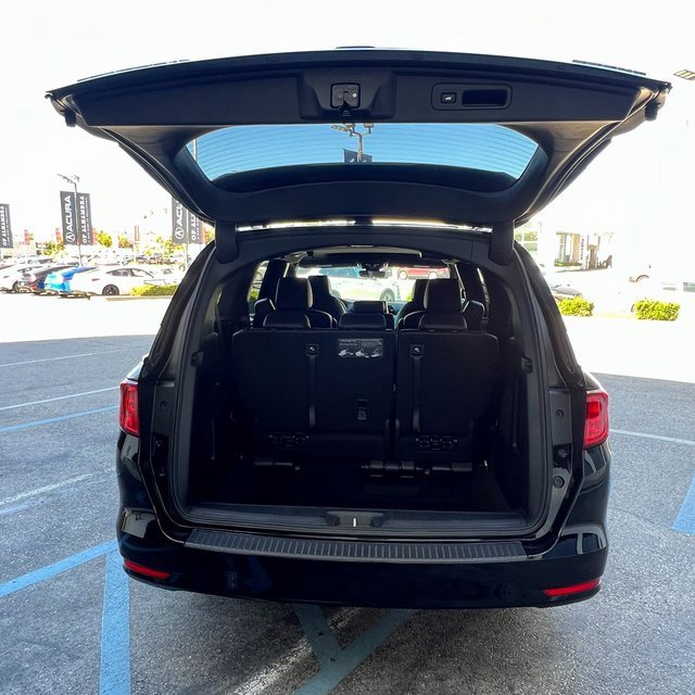 Used 2023 Honda Odyssey Sport image 7