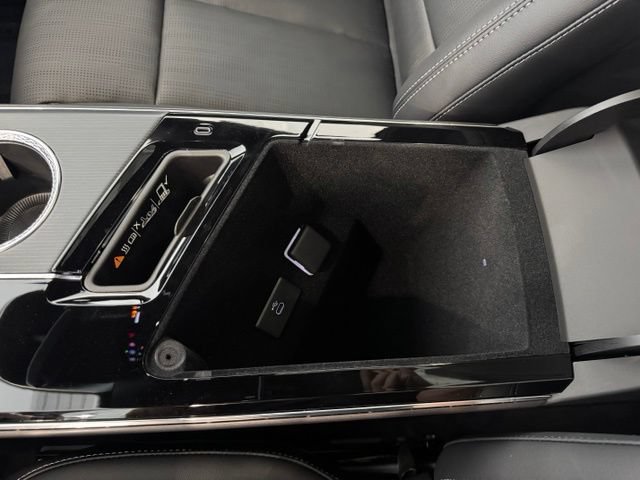 New 2026 Cadillac Lyriq Luxury AWD/4WD image 22
