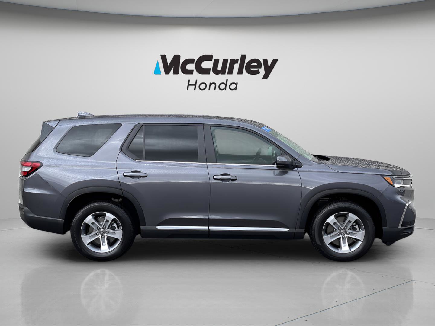 Certified 2025 Honda Pilot EX-L image 2