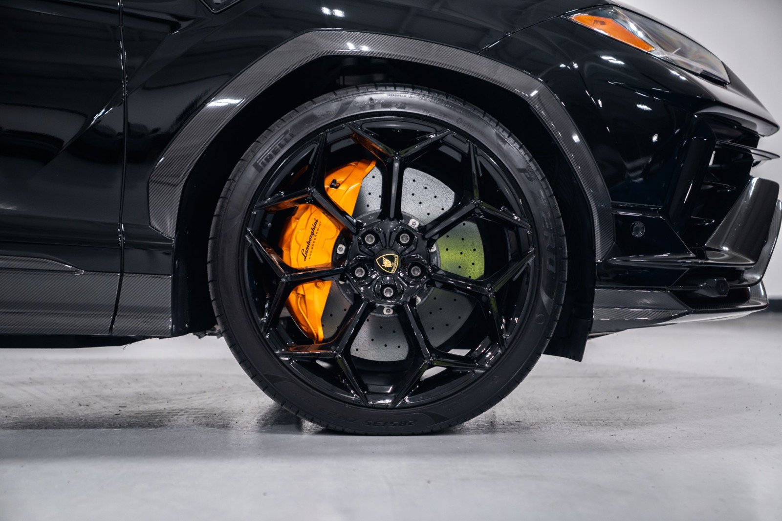 Used 2024 Lamborghini Urus Performante AWD/4WD image 48