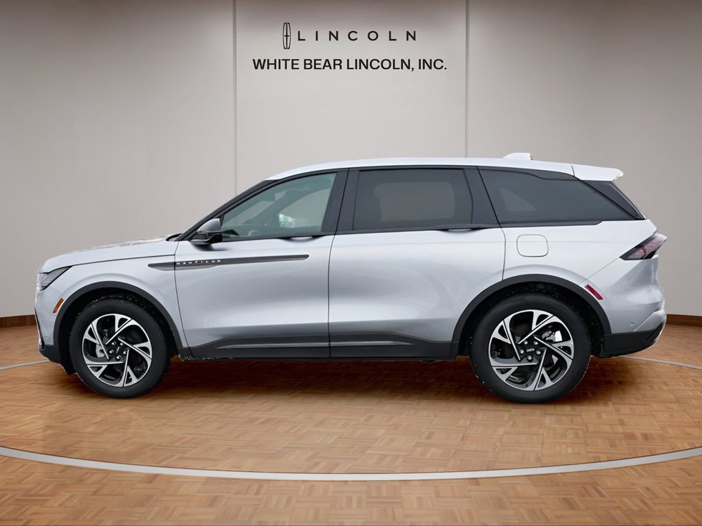 Used 2024 Lincoln Nautilus Premier w/ Equipment Group 102A image 8