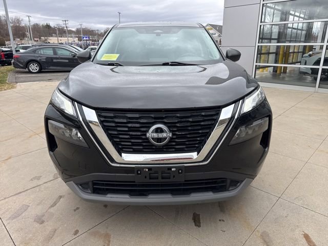 Used 2022 Nissan Rogue S image 2