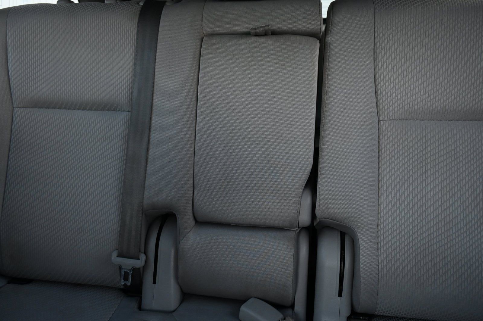 Used 2017 Toyota Highlander LE image 9