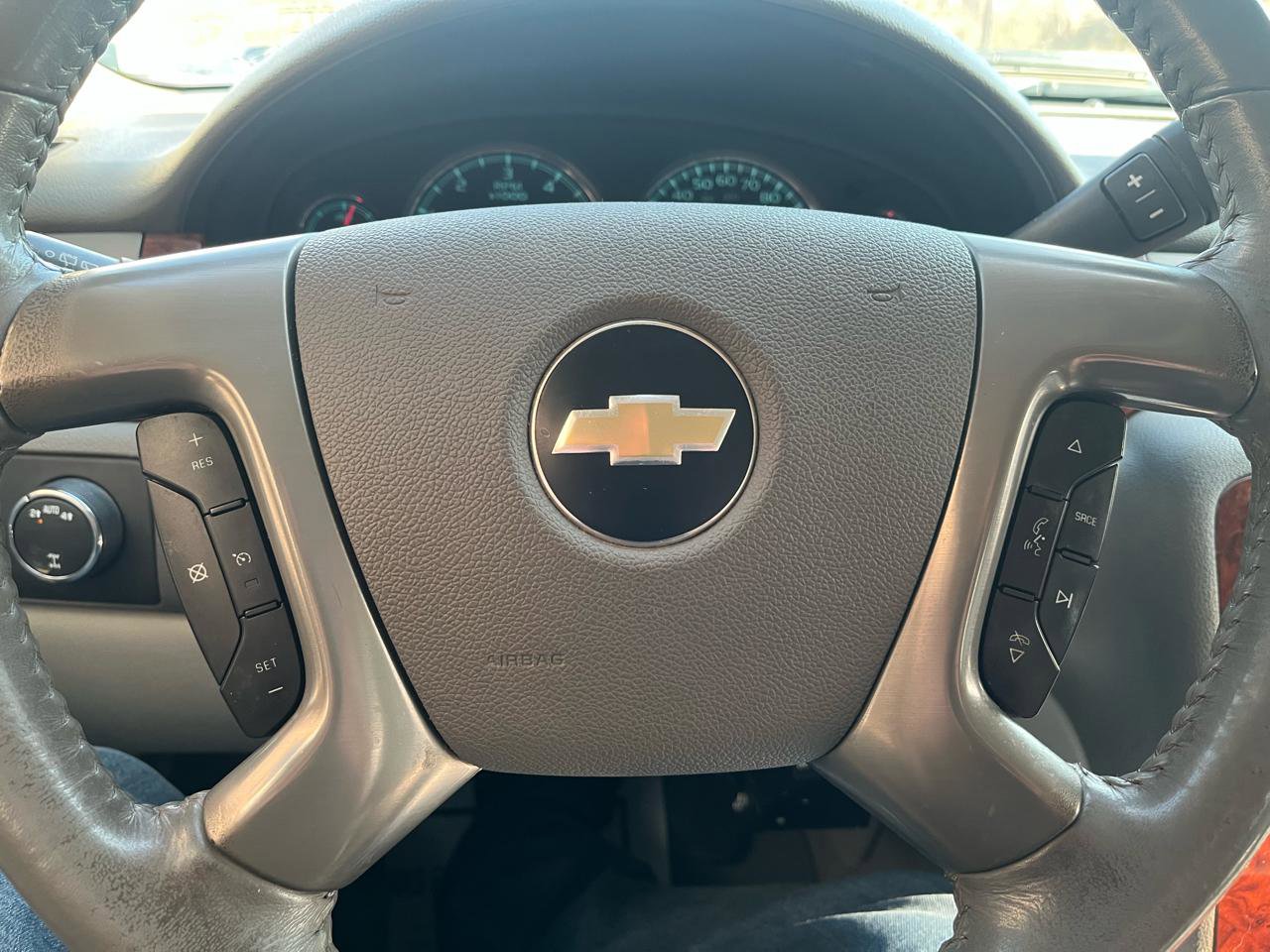 Used 2010 Chevrolet Suburban LTZ AWD/4WD image 16