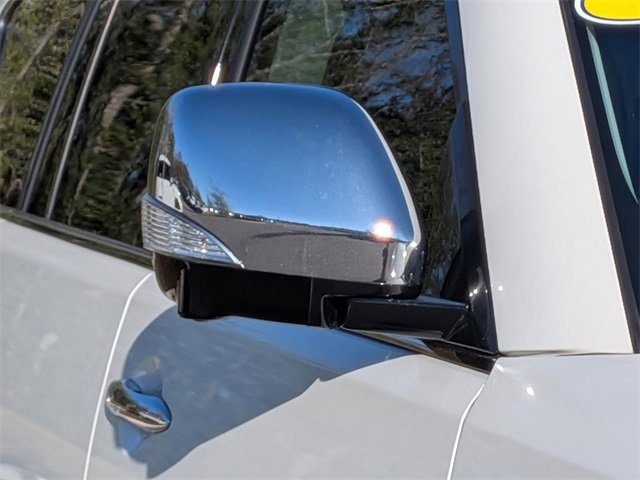 Used 2022 Nissan Armada Platinum w/ Captain's Chairs Package image 10