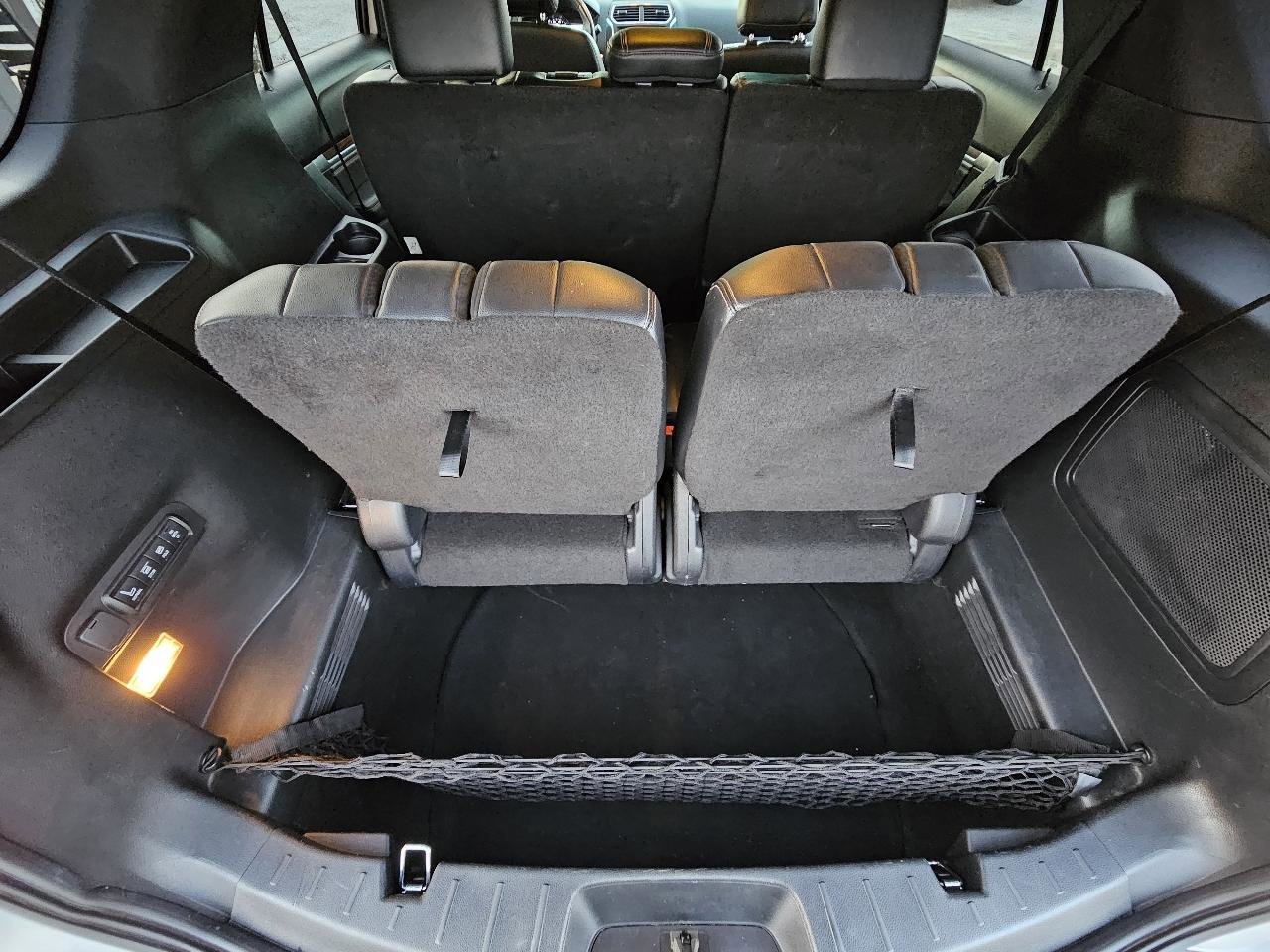 Used 2016 Ford Explorer Limited image 24