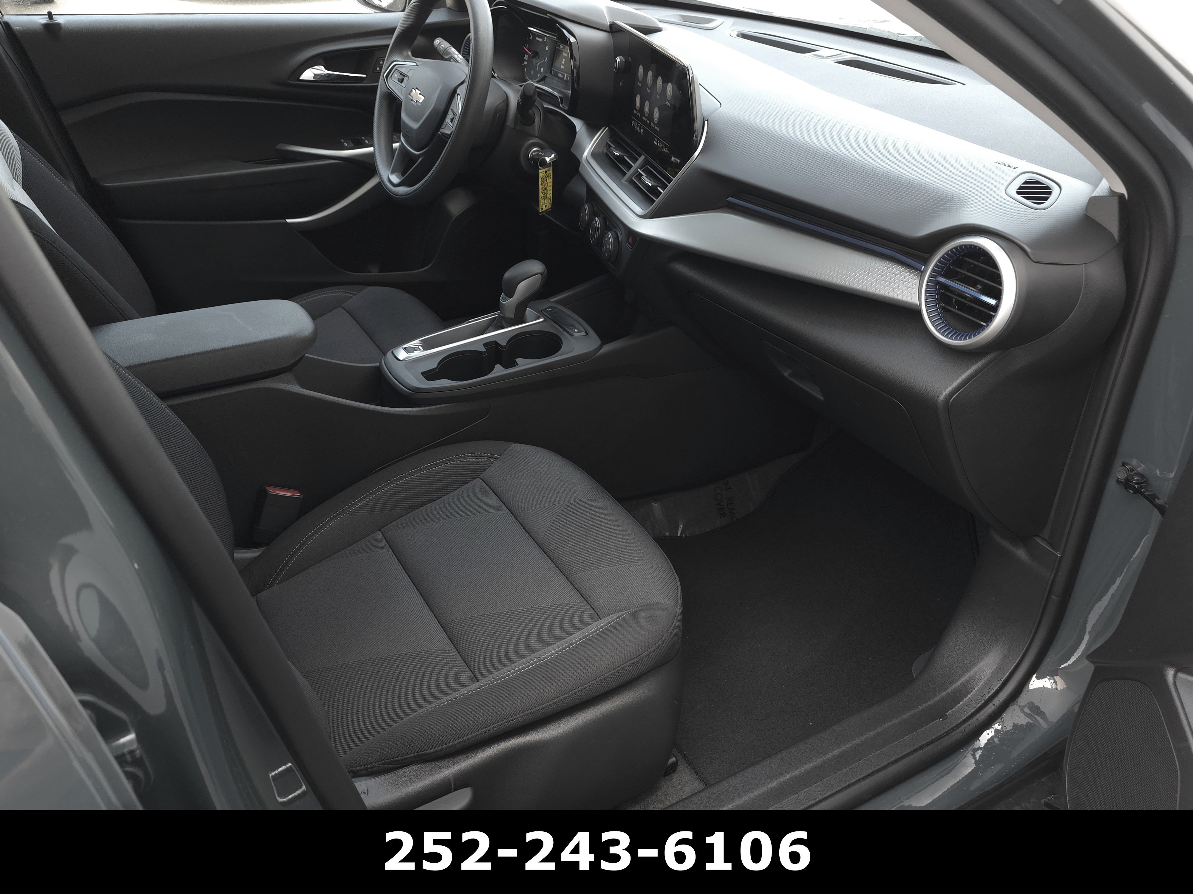 Used 2026 Chevrolet Trax LS FWD image 34