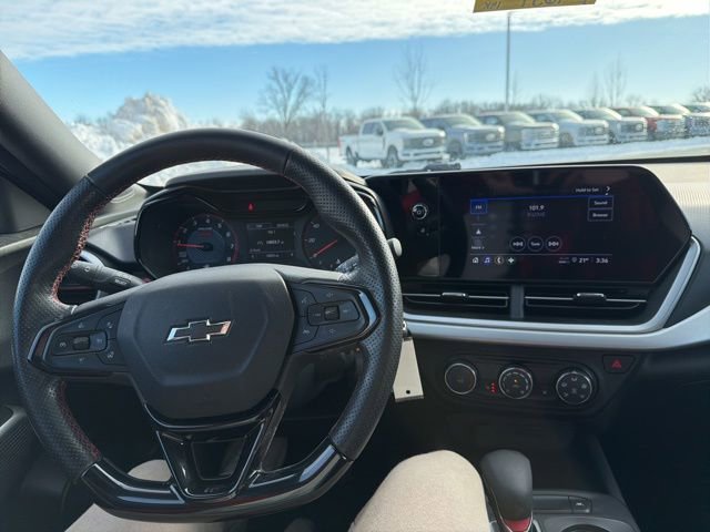 Used 2024 Chevrolet Trax RS image 20