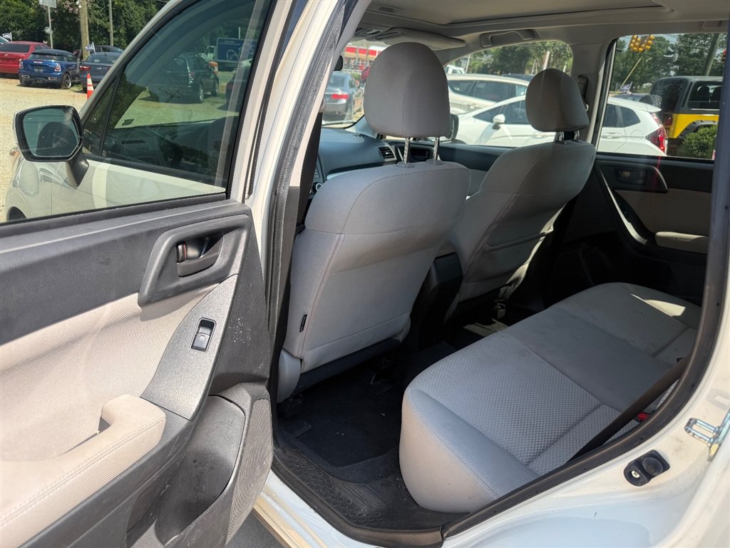 Used 2015 Subaru Forester 2.5i Premium w/ All-Weather Package AWD/4WD image 15