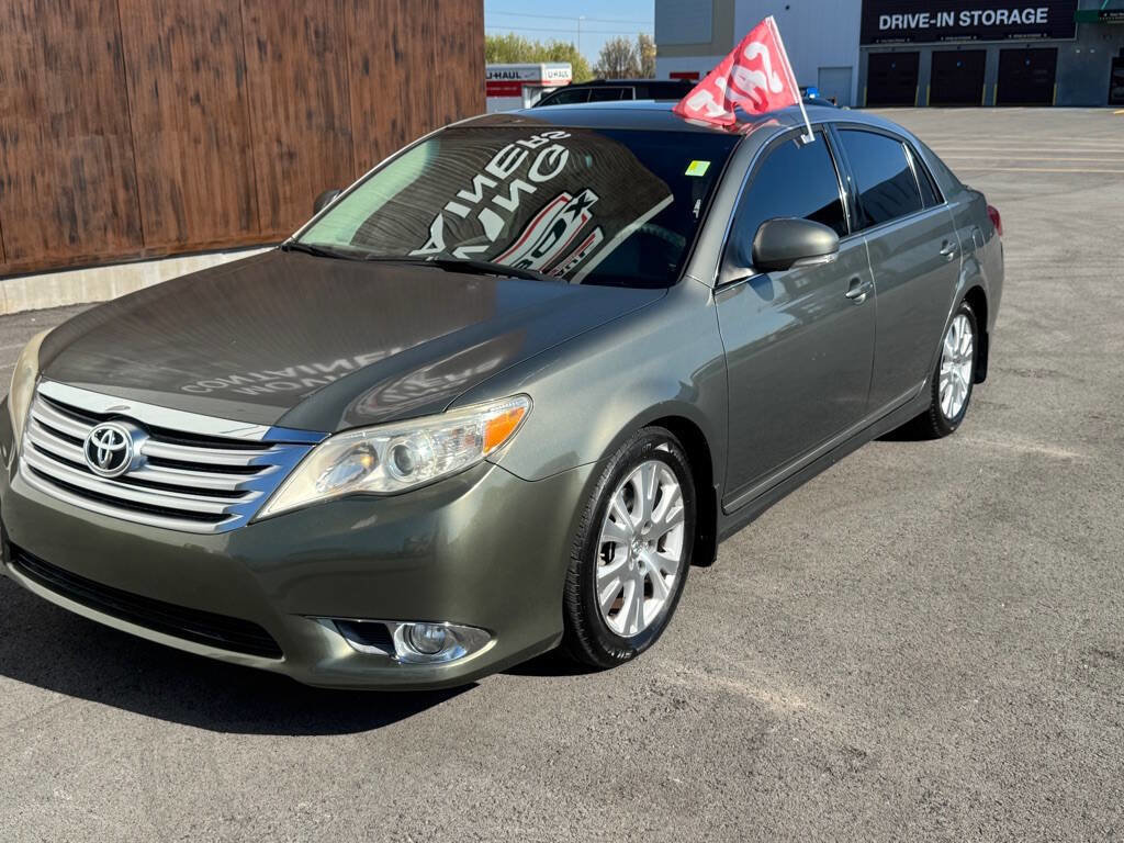 Used 2012 Toyota Avalon Limited FWD image 6