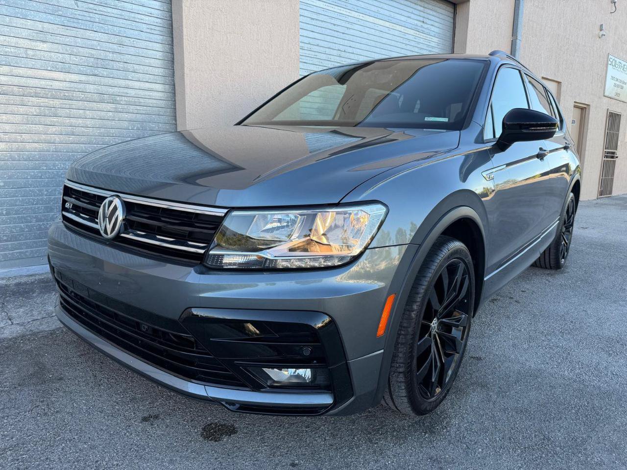 Used 2021 Volkswagen Tiguan SE R-Line FWD image 10