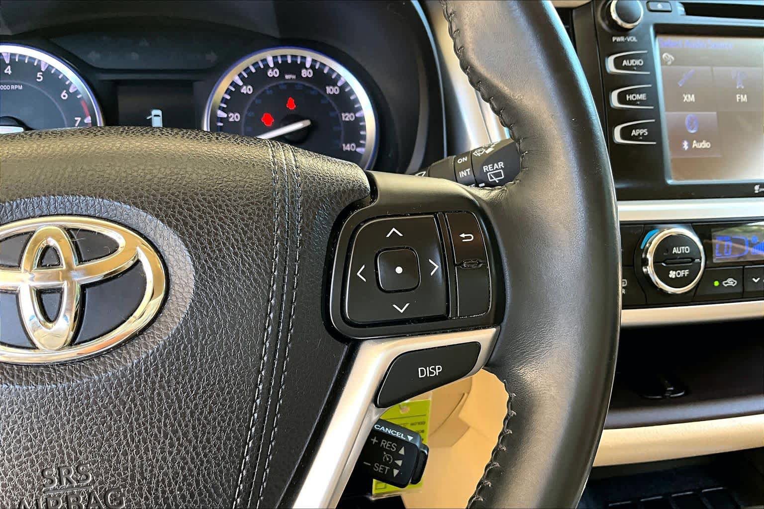 Used 2016 Toyota Highlander Plus FWD image 24