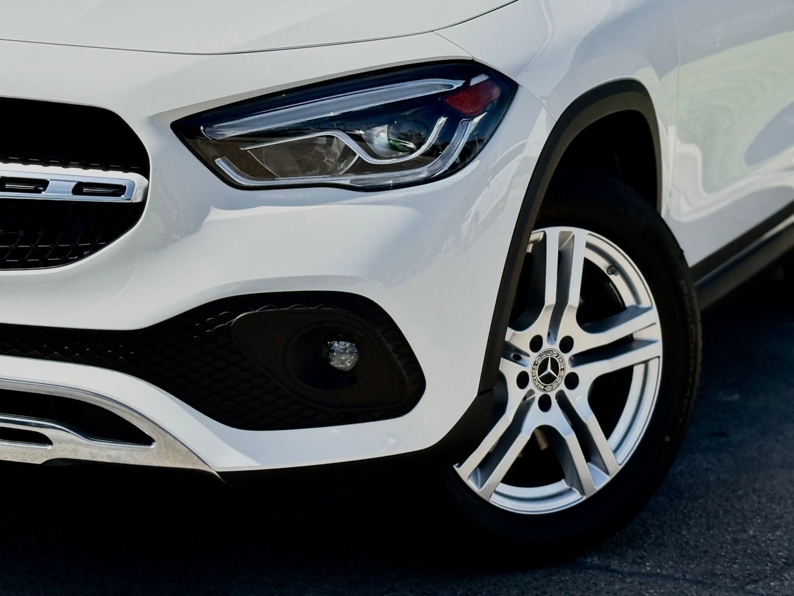 Used 2023 Mercedes-Benz GLA 250 w/ Premium Package image 3