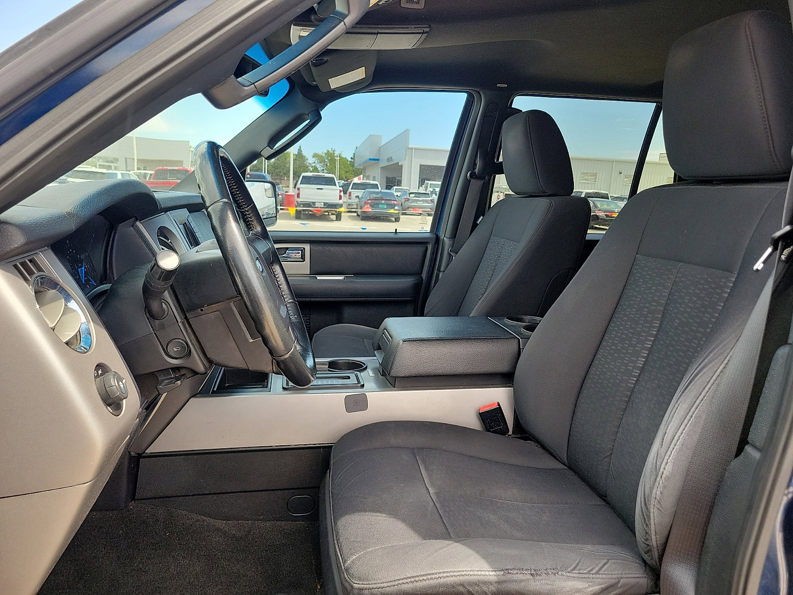 Used 2017 Ford Expedition XLT AWD/4WD image 12