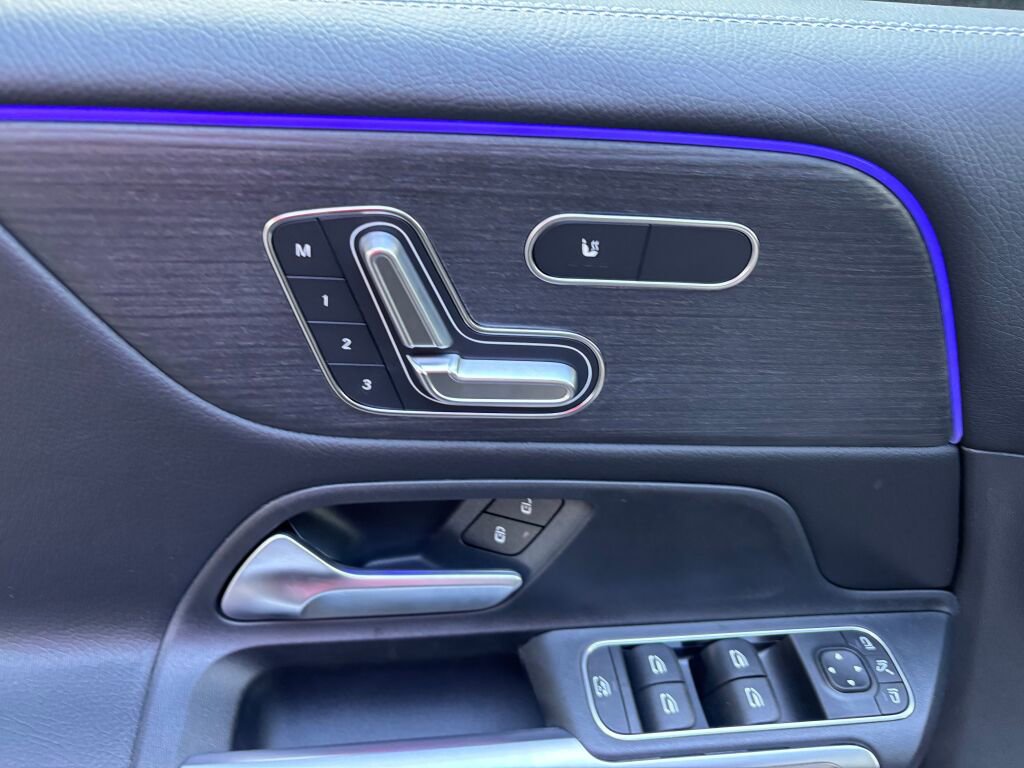 New 2026 Mercedes-Benz GLB 250 GLB 250 image 9