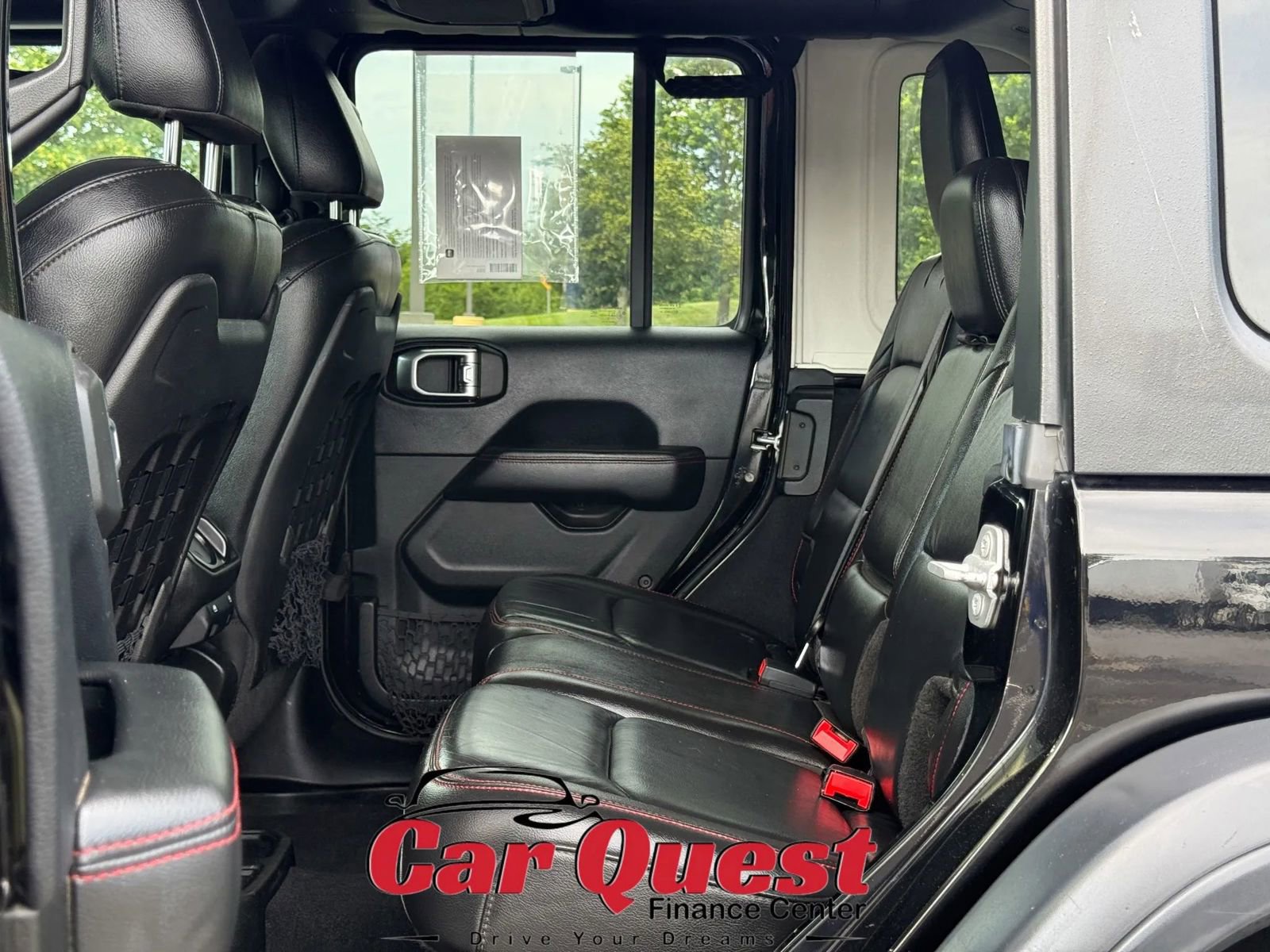 Used 2018 Jeep Wrangler Unlimited Rubicon w/ Dual Top Group image 12