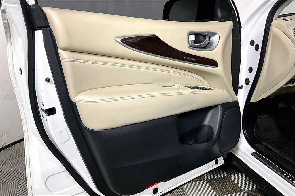 Used 2018 INFINITI QX60 Luxe w/ Deluxe Technology Package image 23