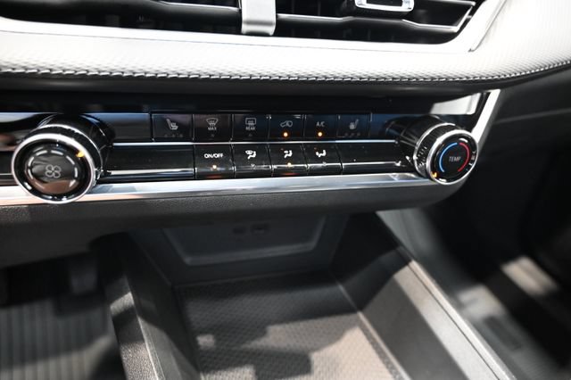 New 2026 Chevrolet Equinox LT w/ Safety and Technology Package FWD image 17