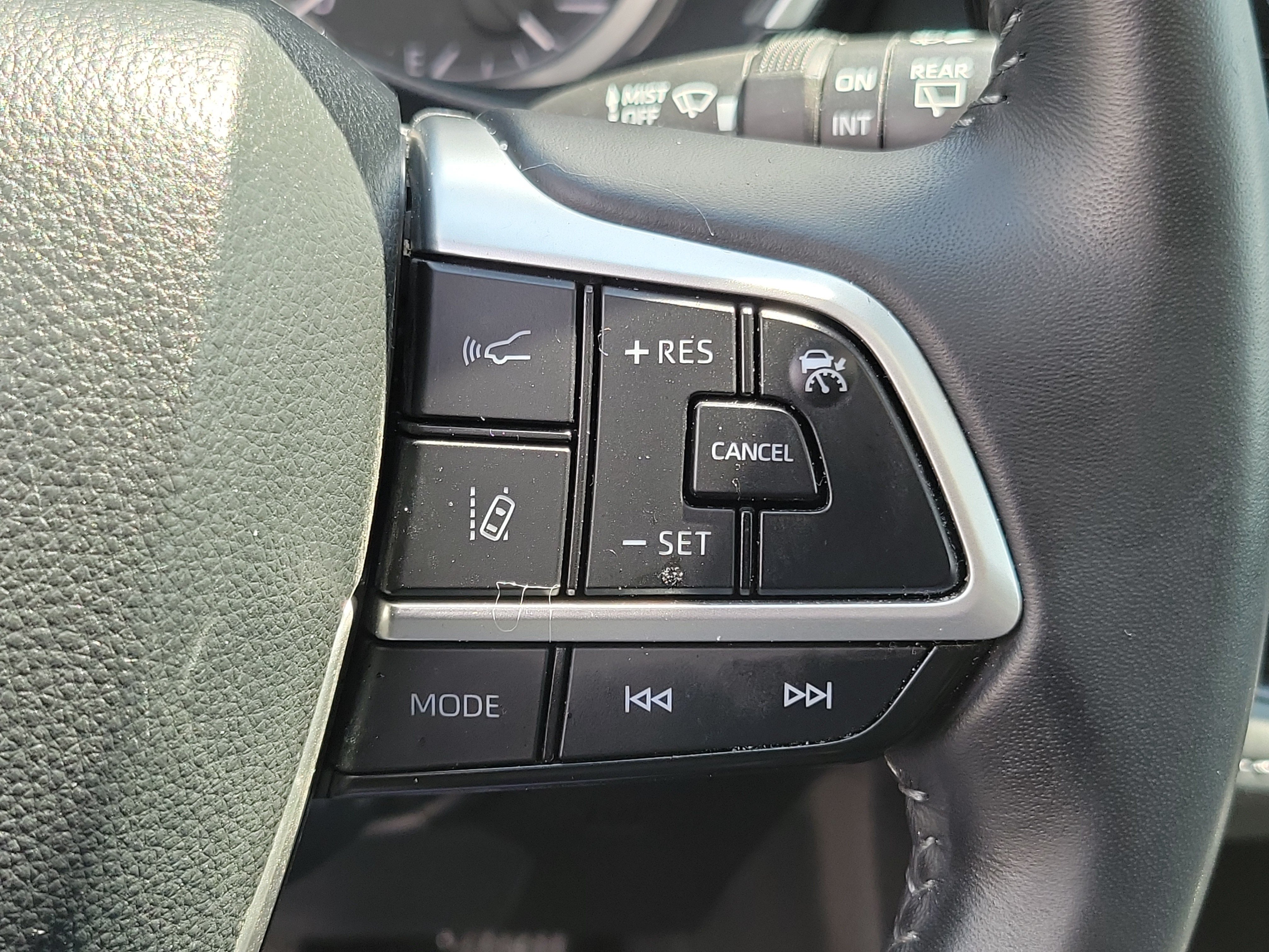 Certified 2025 Toyota Highlander XLE AWD/4WD image 25