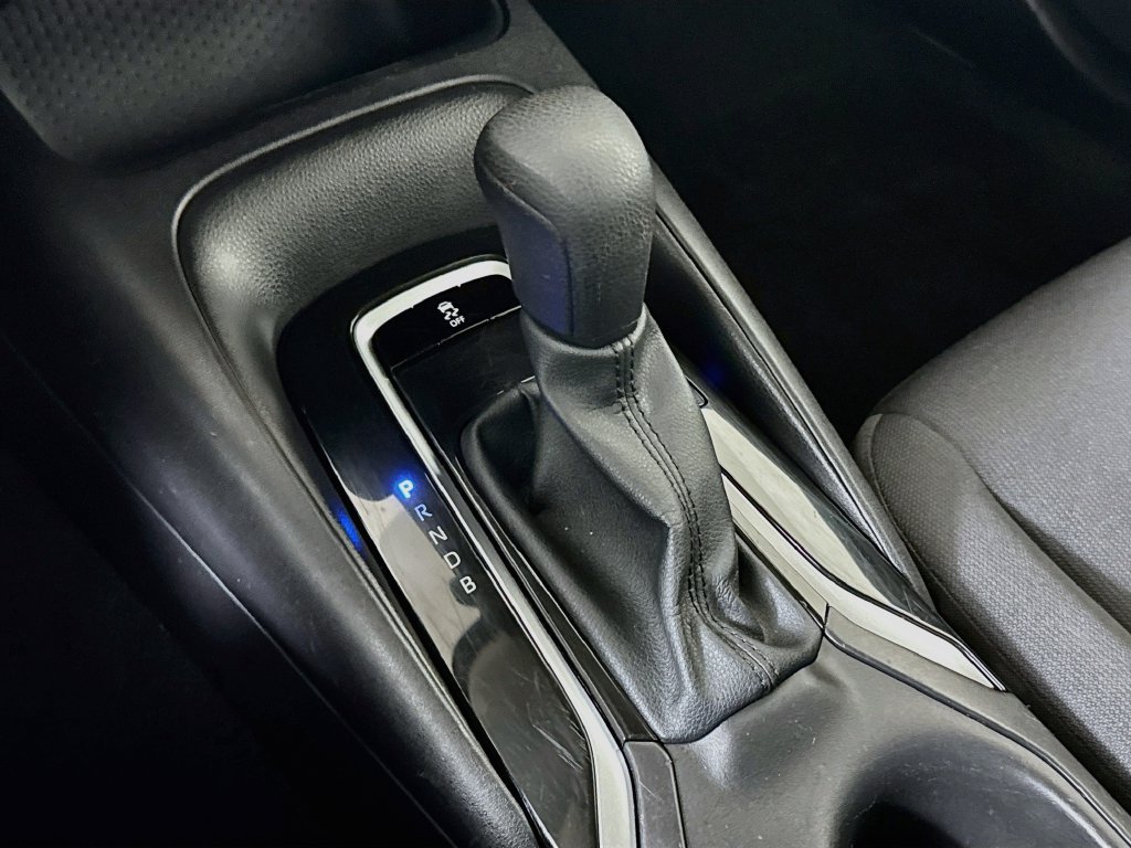 Used 2025 Toyota Corolla LE FWD image 17
