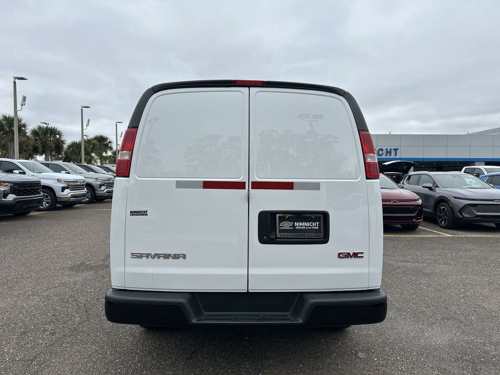 Used 2023 GMC Savana 2500 w/ Driver Convenience Package image 15