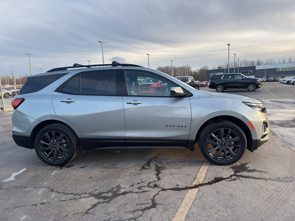 Used 2024 Chevrolet Equinox RS w/ LPO, Floor Liner Package image 4