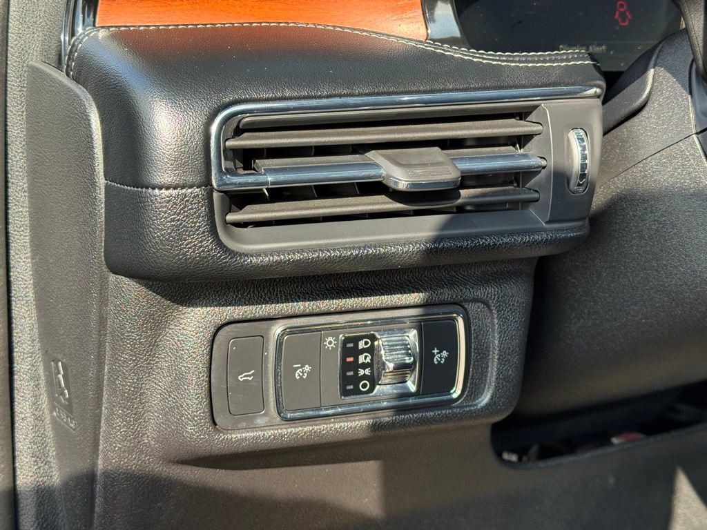 Used 2022 Lincoln Corsair Reserve w/ Elements Package image 25