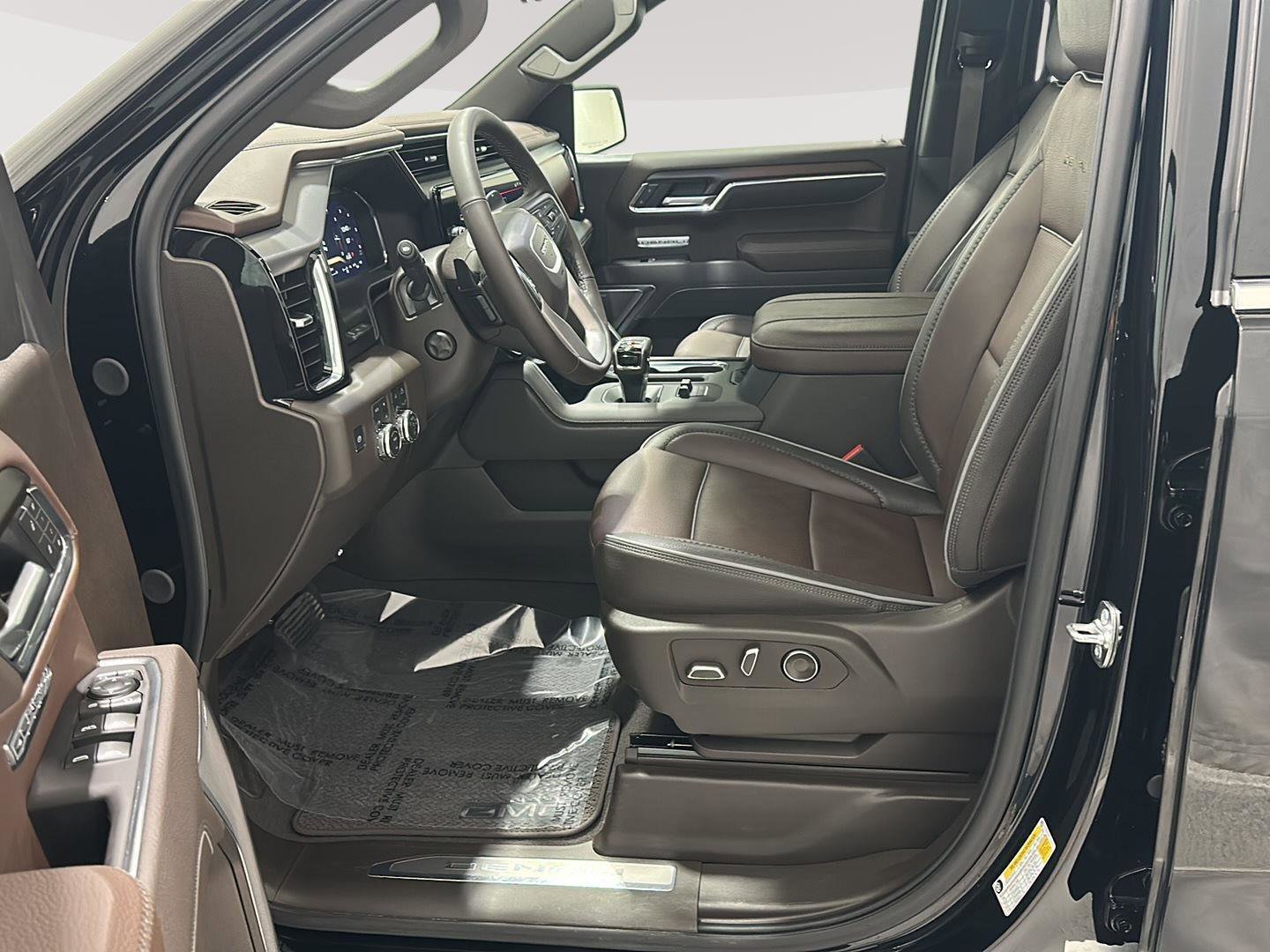 Used 2026 GMC Sierra 1500 Denali w/ Denali Reserve Package image 9