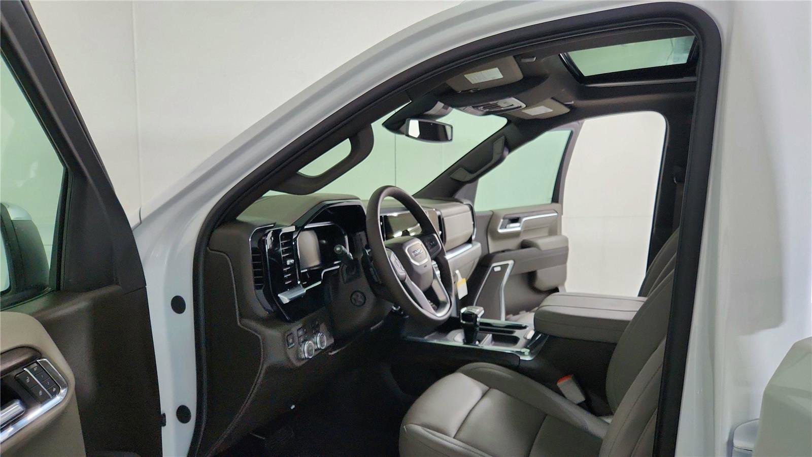 New 2026 GMC Sierra 1500 SLT w/ SLT Premium Plus Package image 17
