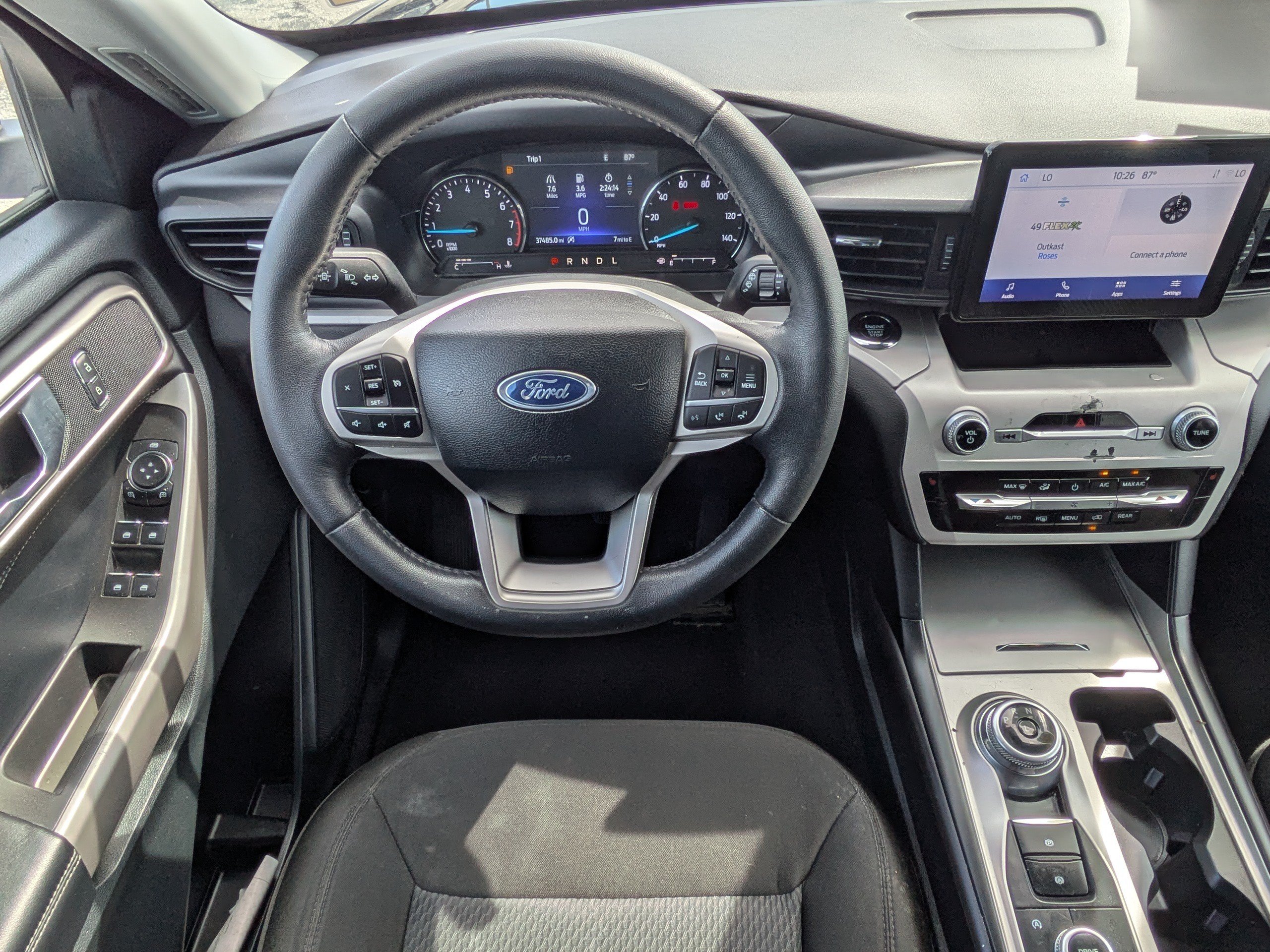 Used 2024 Ford Explorer XLT AWD/4WD image 17