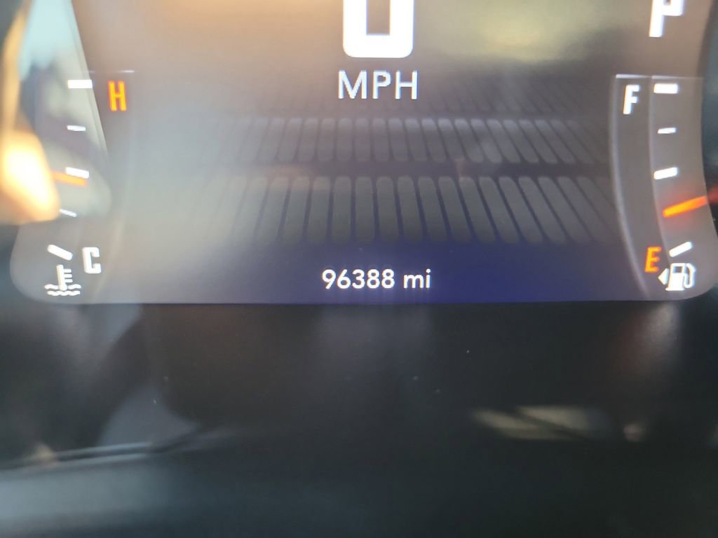 Used 2016 Dodge Challenger SXT image 25