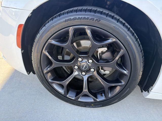 Used 2020 Chrysler 300 S RWD image 32