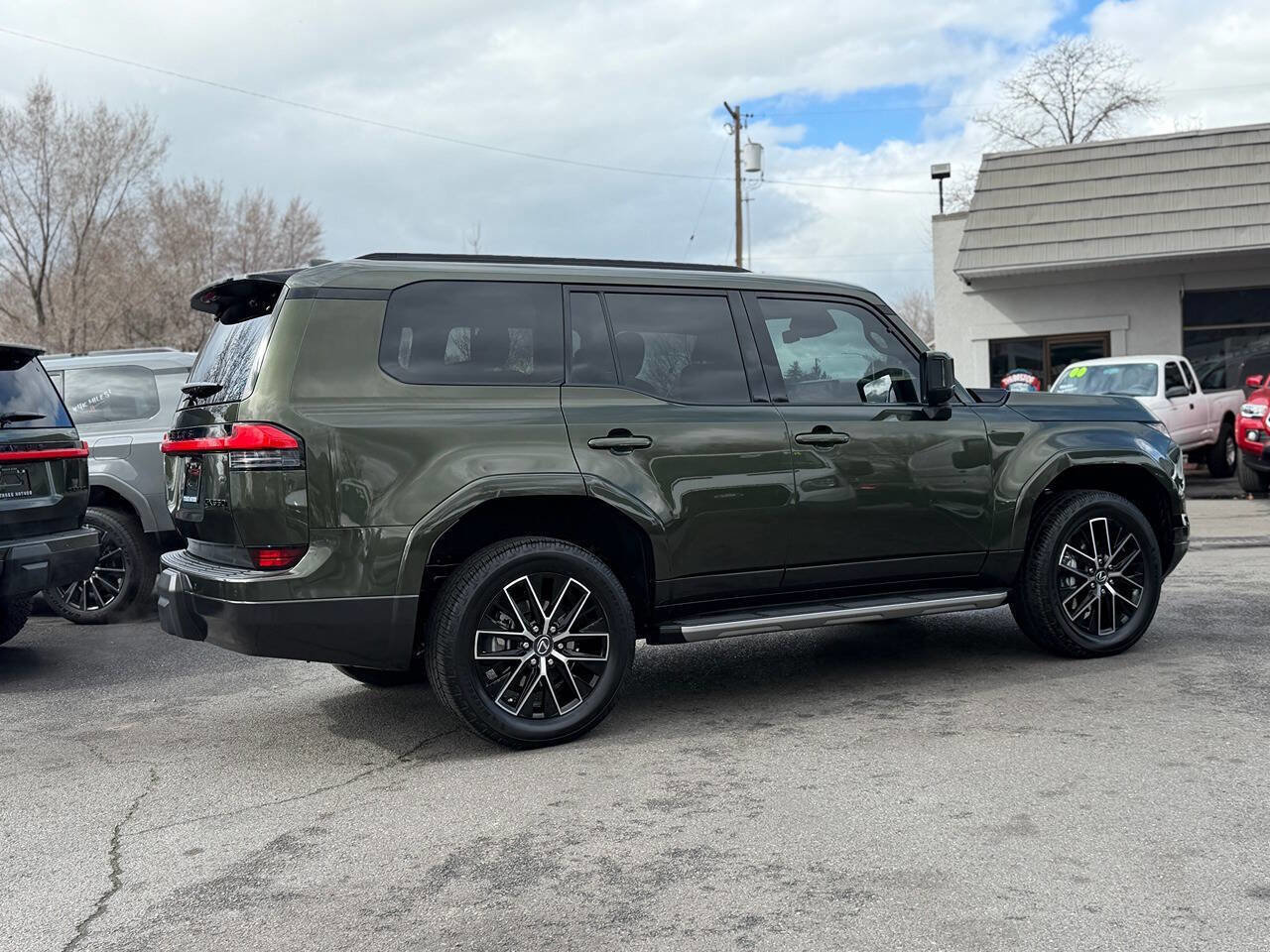 Used 2025 Lexus GX 550 w/ Accessory Package (31) image 15