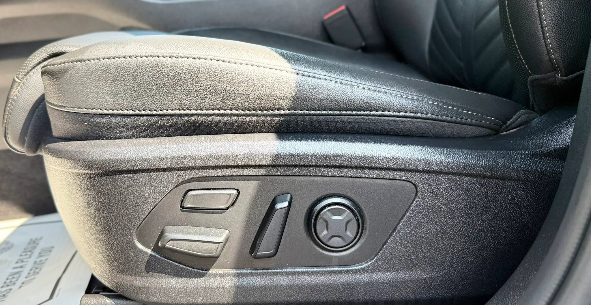 Used 2025 Kia Sorento SX AWD/4WD image 25