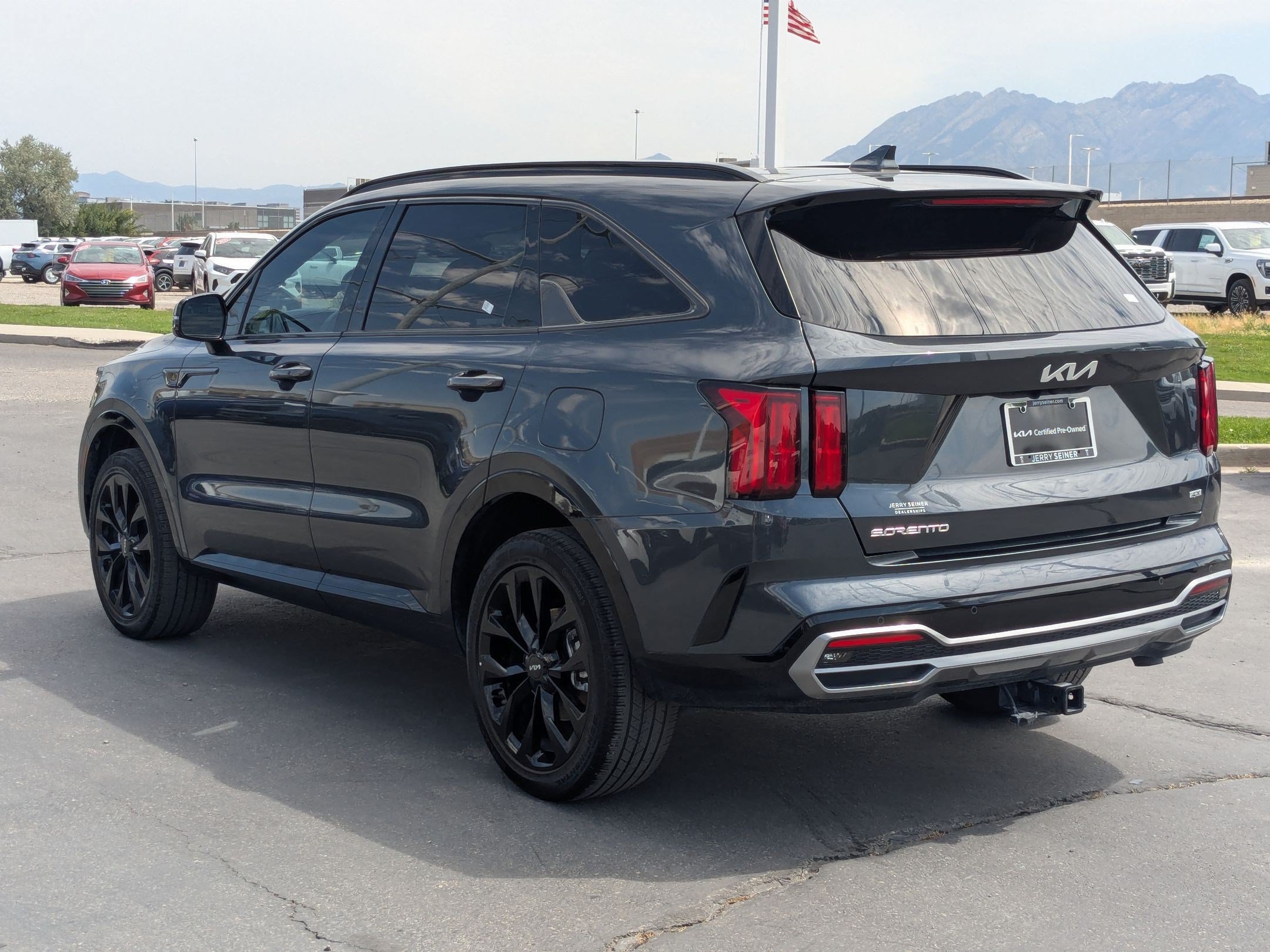 Certified 2023 Kia Sorento SX AWD/4WD image 3
