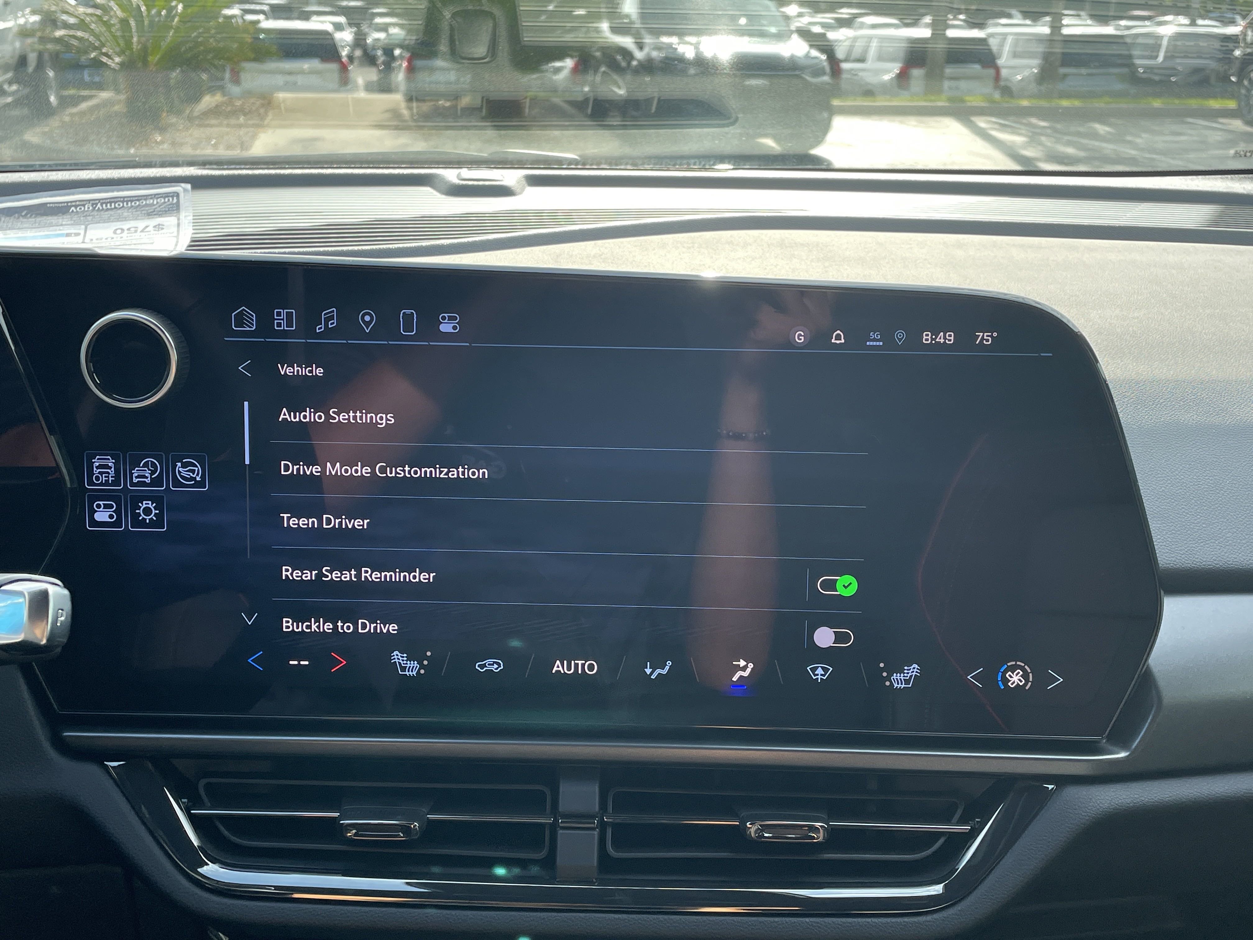 New 2025 Chevrolet Equinox EV RS image 30