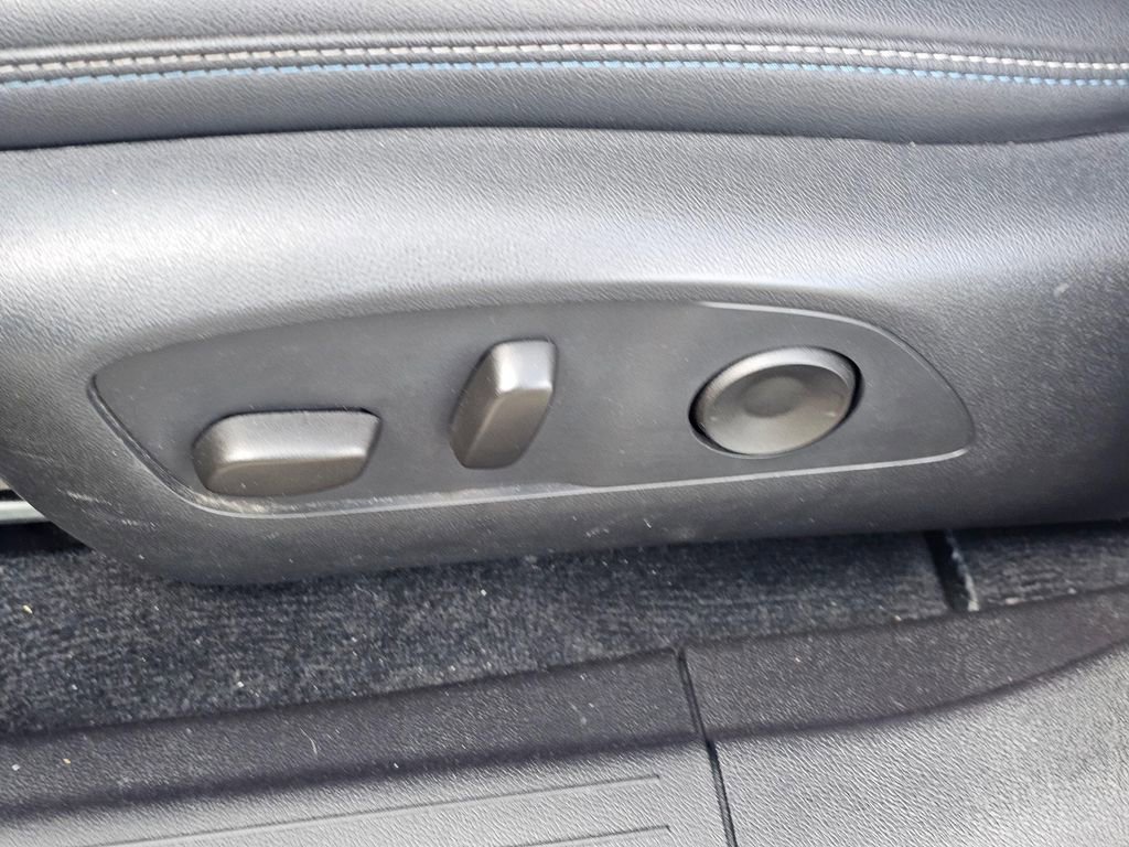Used 2025 Chevrolet Equinox EV LT w/ Convenience Package FWD image 22