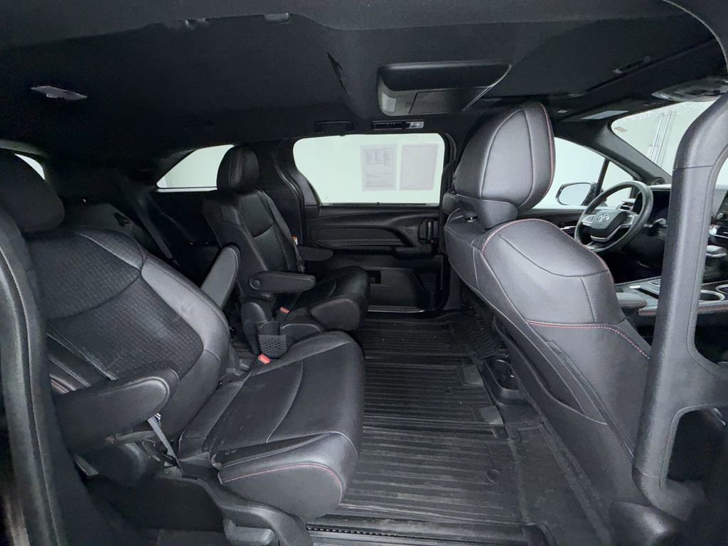 Certified 2025 Toyota Sienna XSE w/ XSE Plus Package AWD/4WD image 18